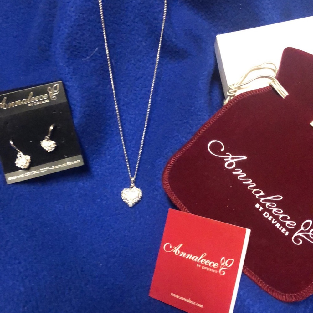 Annaleece by Devries Necklace & Earrings